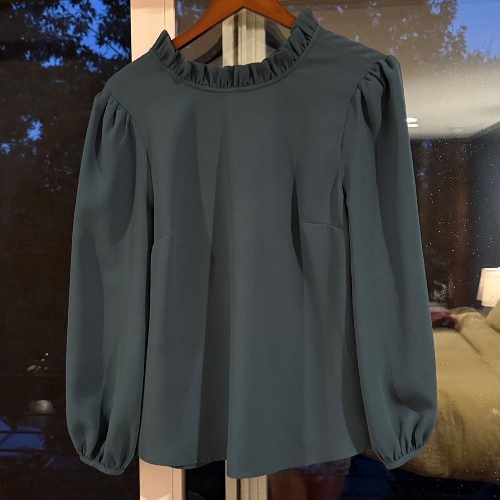 J.Crew Ruffle Neck Blouse Forest Green M Work Top Keyhole Elegant - Picture 3 of 9
